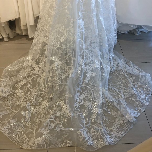 Ivory, a-line, spaghetti straps, lace all around, sequins - Picture 5 of 7